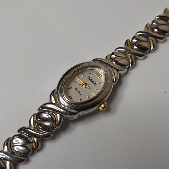 Silver Tone Metal Rumours Watch - Picture 1 of 13